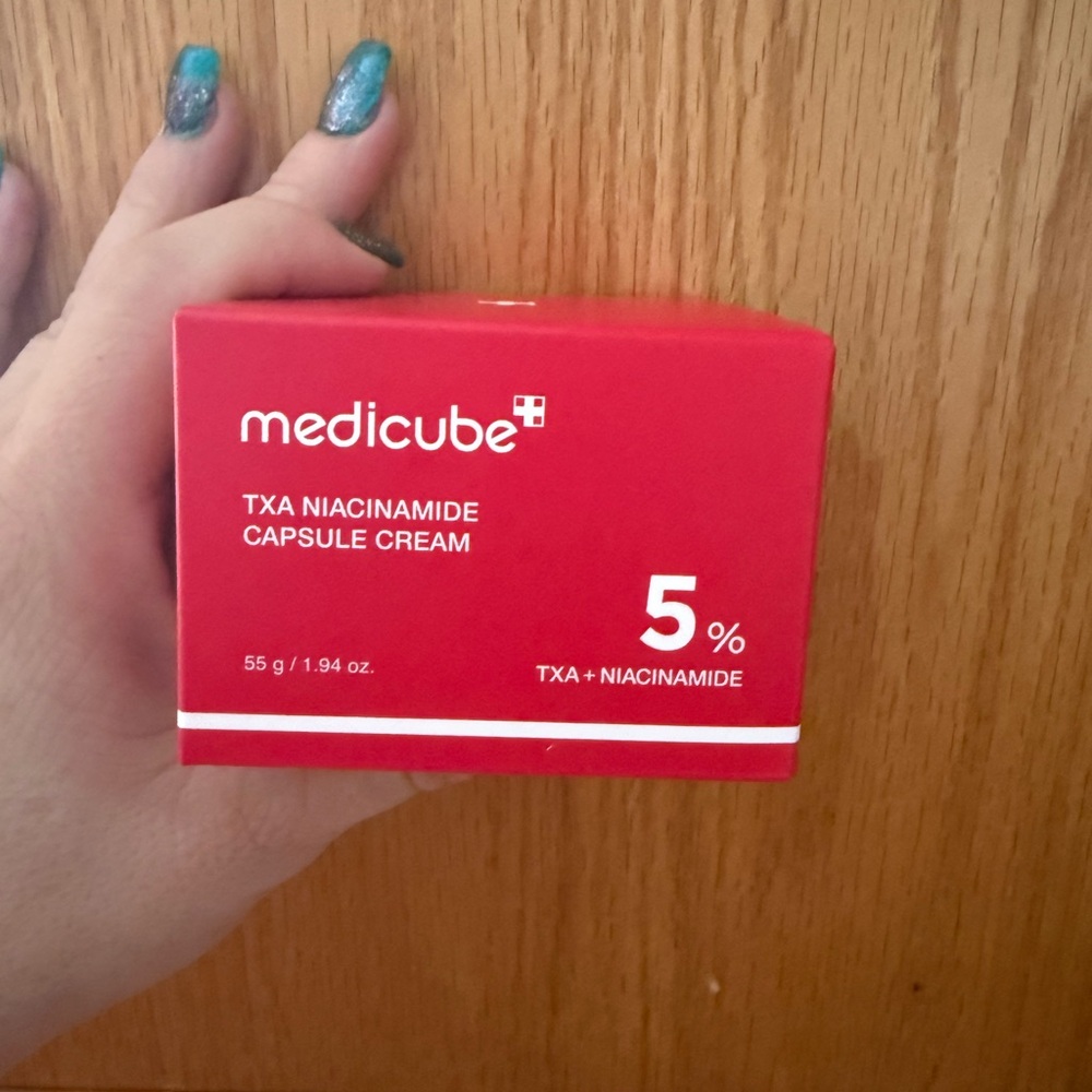 Red TXA Niacinamide Capsule Cream